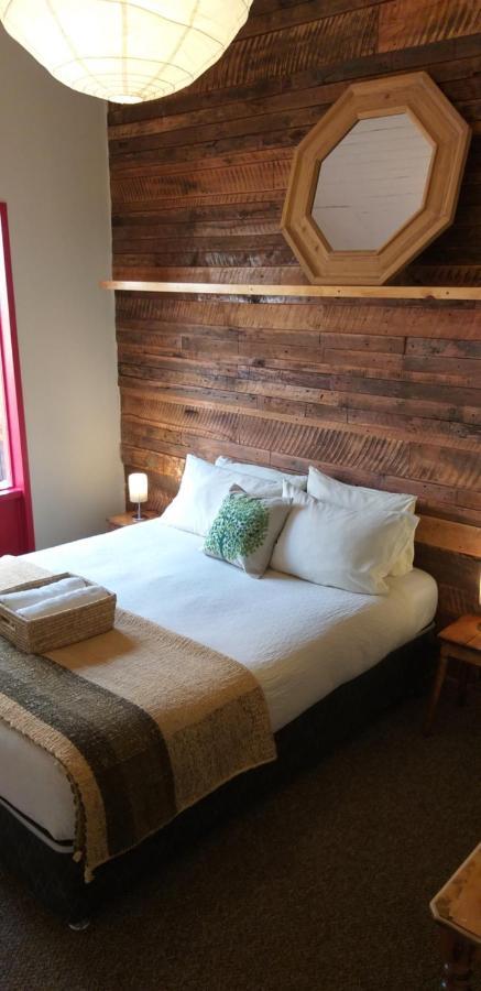 Treehouse Patagonia Hostel Puerto Natales Luaran gambar